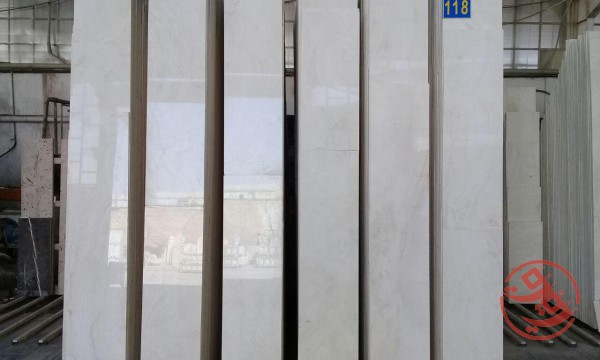 قیمت سنگ تراورتن سفید بی موج طبس ۴۰ طولی در فروردین نو